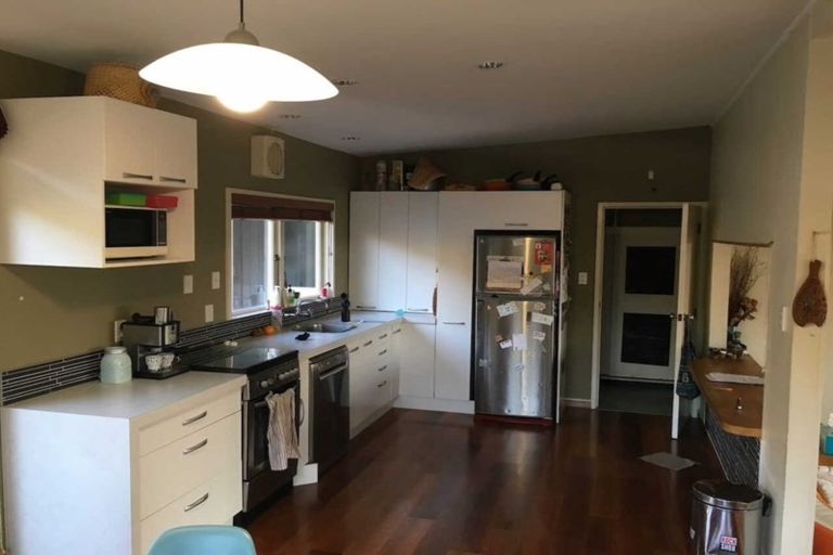 Photo of property in 11 Huia Street, Waikanae, 5036