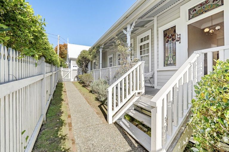 Photo of property in 62 Gilbert Street, New Plymouth, 4310