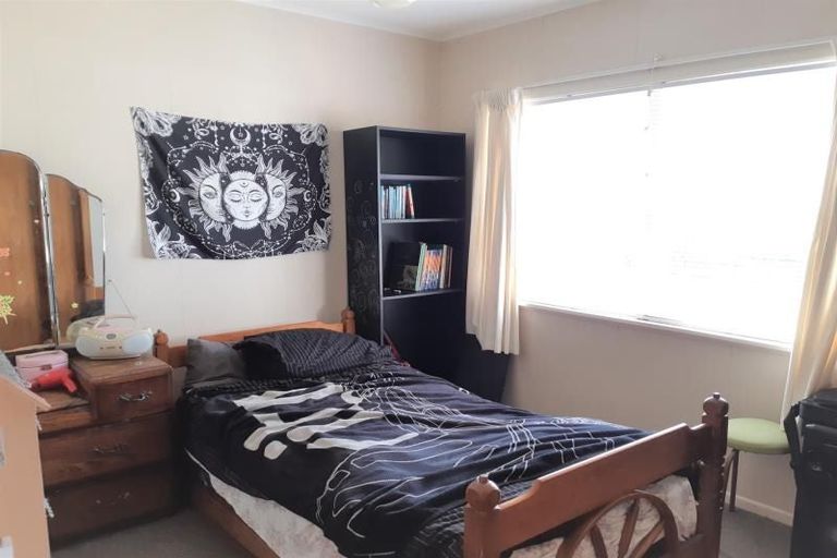 Photo of property in 17 Paterson Avenue, Pukekohe, 2120