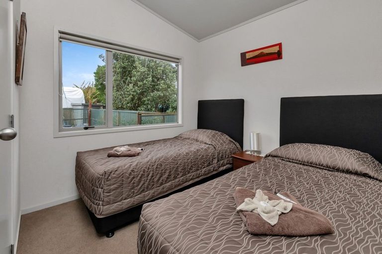 Photo of property in 16 Kelly Street, Baylys Beach, Dargaville, 0377