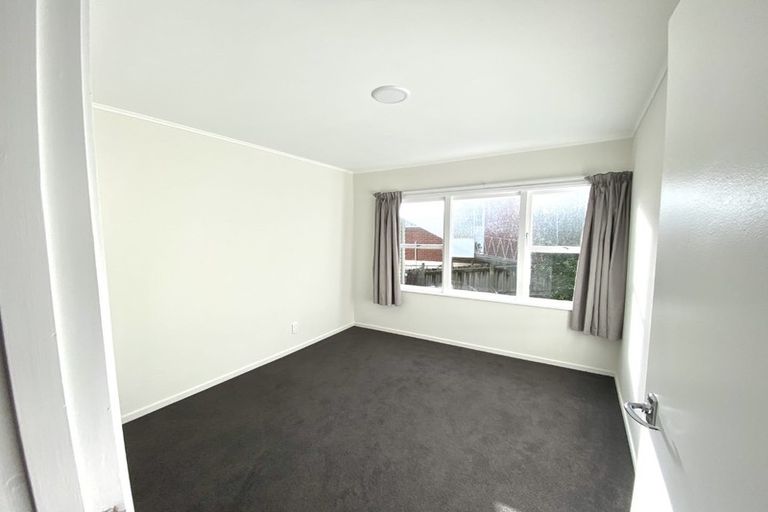 Photo of property in 27 Brunton Place, Glenfield, Auckland, 0629