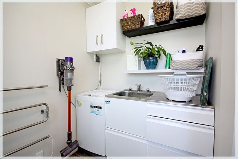 Photo of property in 132 Takapu Road, Manakau, Levin, 5573