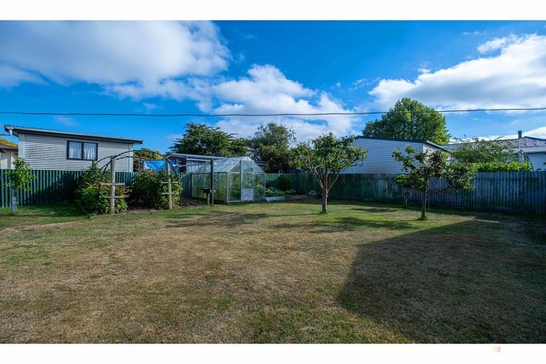 Photo of property in 24 Rhodes Street, Waimate, 7924