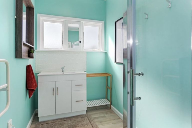 Photo of property in 100a Tilford Street, Woolston, Christchurch, 8062