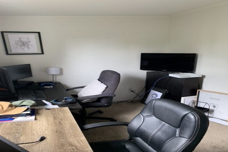 Photo of property in 2/15 Fairfax Avenue, Northcote, Auckland, 0627