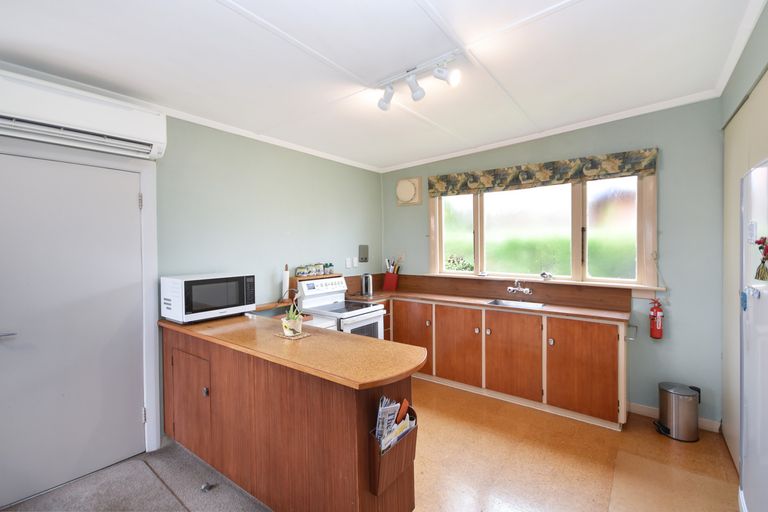Photo of property in 37 Oxford Street, South Dunedin, Dunedin, 9012