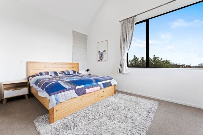 Photo of property in 47 Battalion Drive, Papakura, 2110