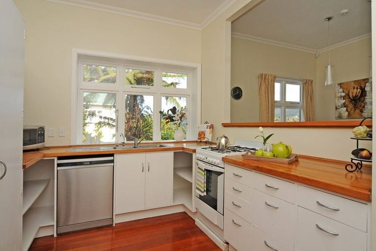 Photo of property in 132a Kelburn Parade, Kelburn, Wellington, 6012