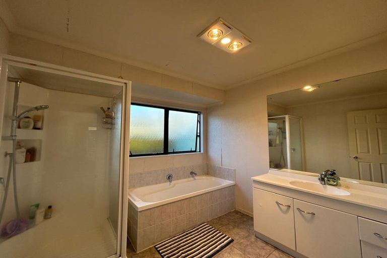 Photo of property in 21 Caltra Place, East Tamaki, Auckland, 2016