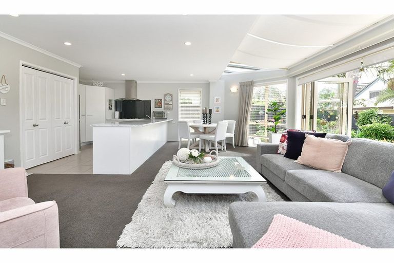 Photo of property in 16 Millennial Way, Orewa, 0931