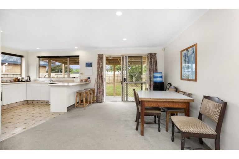 Photo of property in 10 Aldershot Place, Nawton, Hamilton, 3200