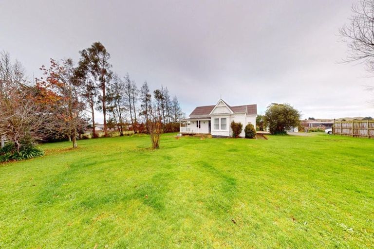 Photo of property in 215 Bridge Street, Bulls, 4818