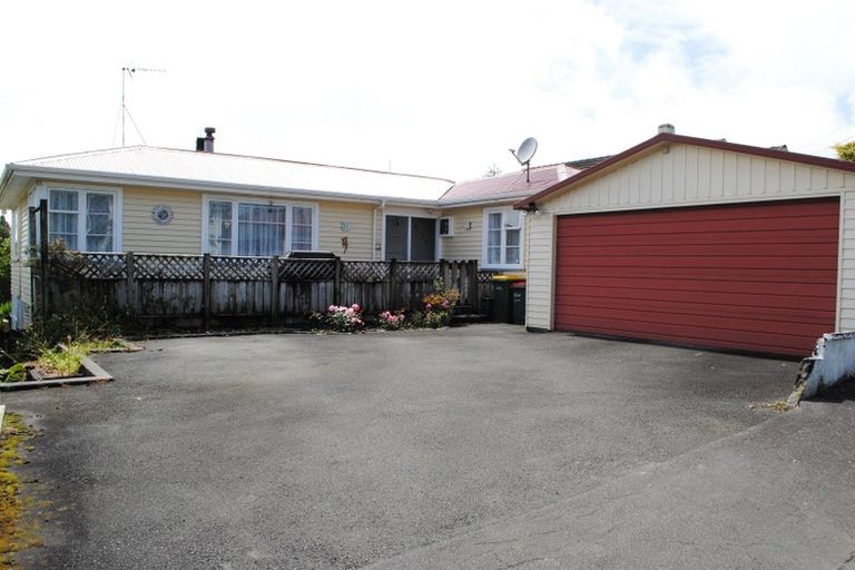 Photo of property in 24 Endeavour Street, Marfell, New Plymouth, 4310