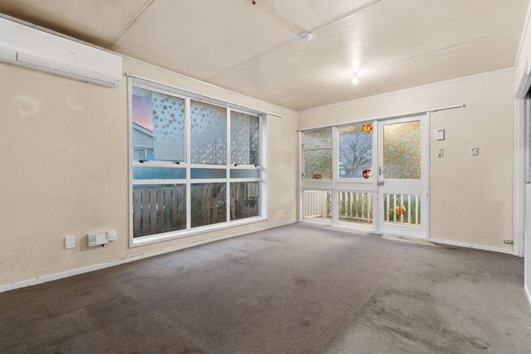 Photo of property in 21 Rountree Place, Conifer Grove, Takanini, 2112