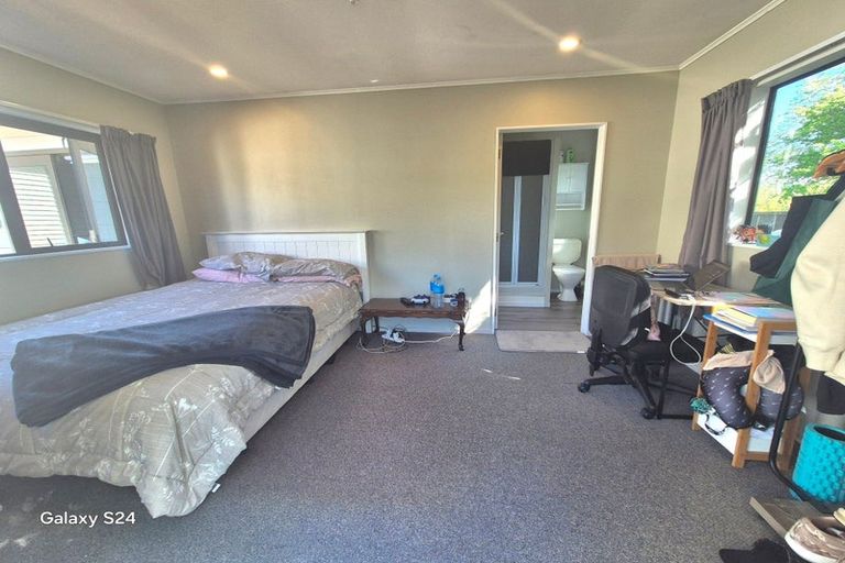 Photo of property in 18 Parnell Street, Fairfield, Lower Hutt, 5011