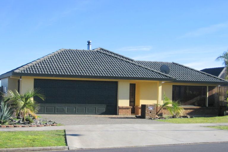 Photo of property in 31 Dairyland Drive, East Tamaki Heights, Auckland, 2016