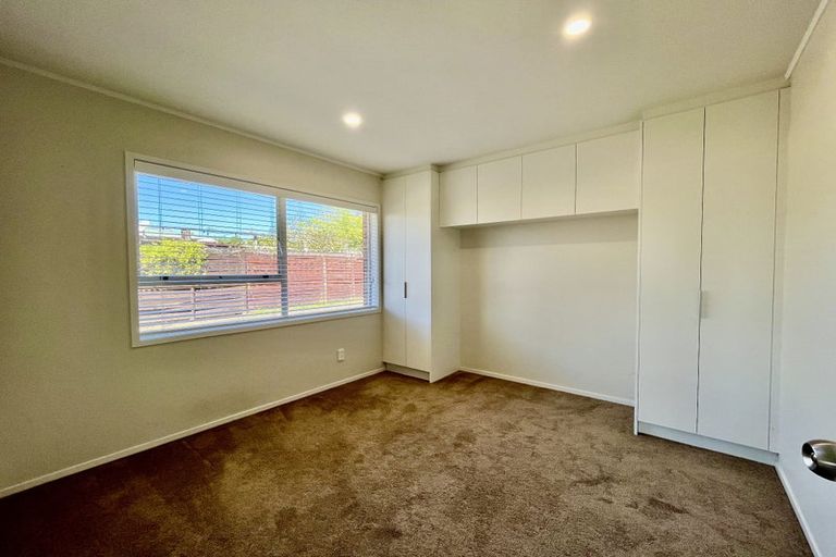 Photo of property in 1/101 Mcleod Road, Te Atatu South, Auckland, 0610