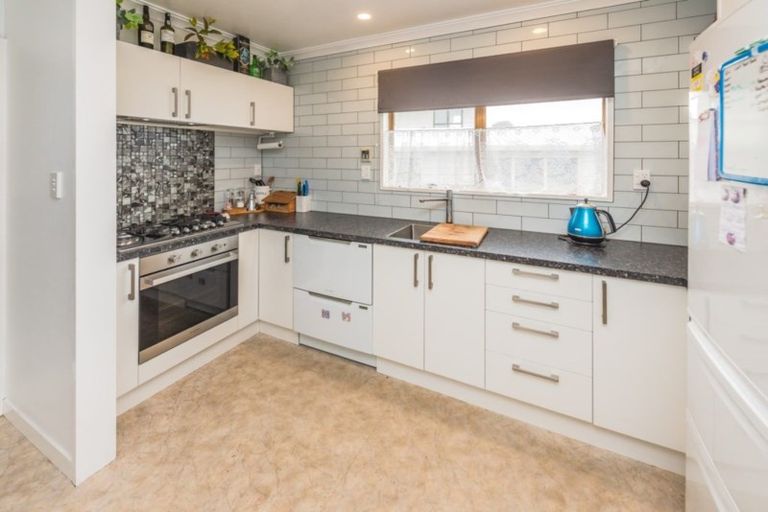 Photo of property in 1 Essex Place, Springvale, Whanganui, 4501