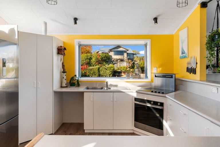 Photo of property in 4 Arrowsmith Avenue, Waipahihi, Taupo, 3330