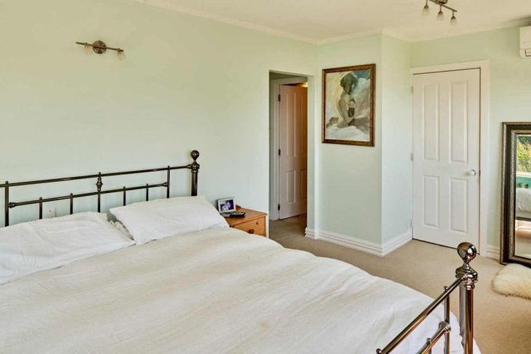 Photo of property in 55 Rona Street, Eastbourne, Lower Hutt, 5013