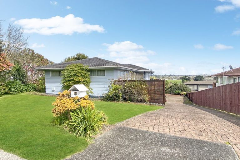 Photo of property in 28 Lewisham Street, Highland Park, Auckland, 2010