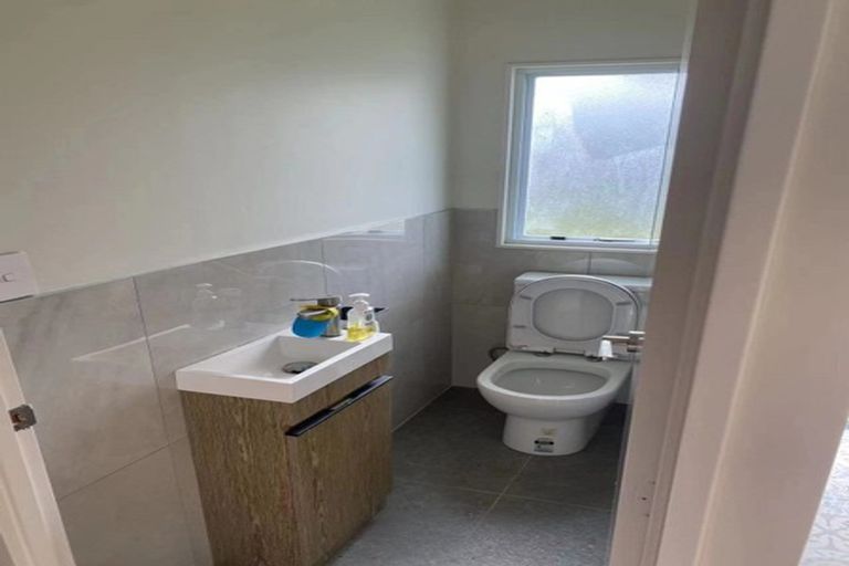 Photo of property in 1/11 Strid Road, Te Atatu South, Auckland, 0610