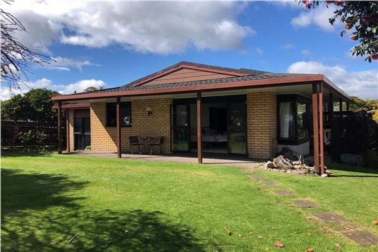 Photo of property in 37 Corinna Street, Welcome Bay, Tauranga, 3112