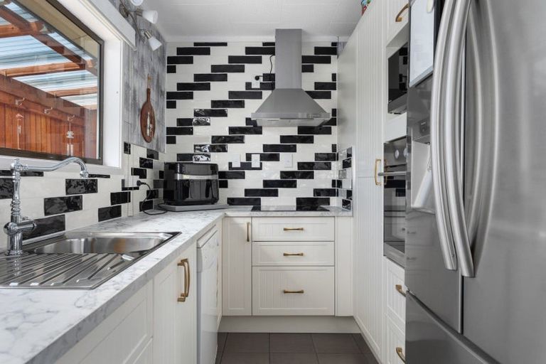 Photo of property in 8 Tawhara Place, Edgecumbe, 3120