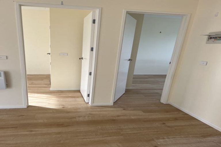 Photo of property in 12 Te Awa Place, Red Beach, 0932