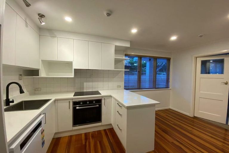 Photo of property in 5 Crockett Lane, Henderson, Auckland, 0610