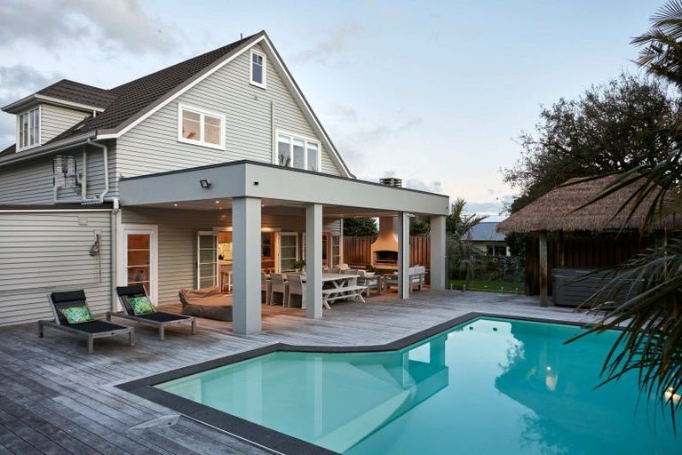 Photo of property in 12 Lysnar Street, Okitu, Gisborne, 4010