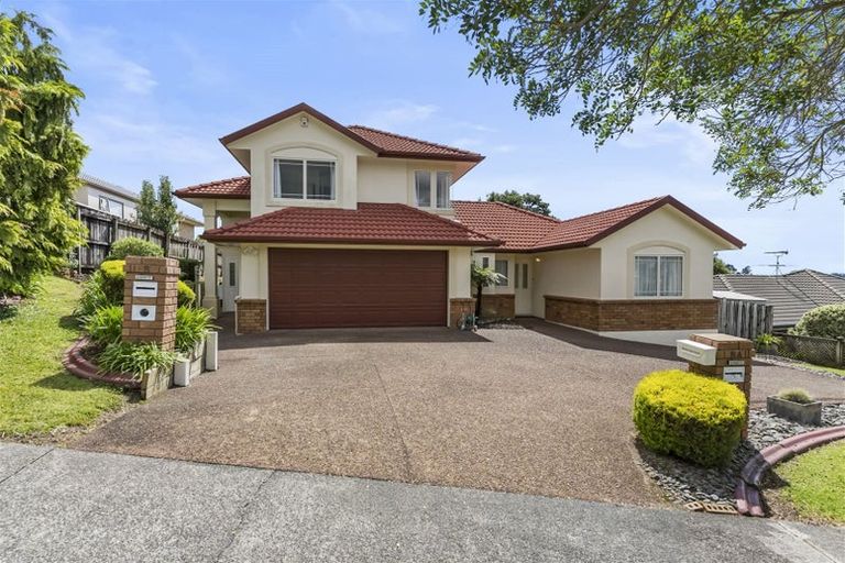 Photo of property in 8 Fulmar Way, Unsworth Heights, Auckland, 0632
