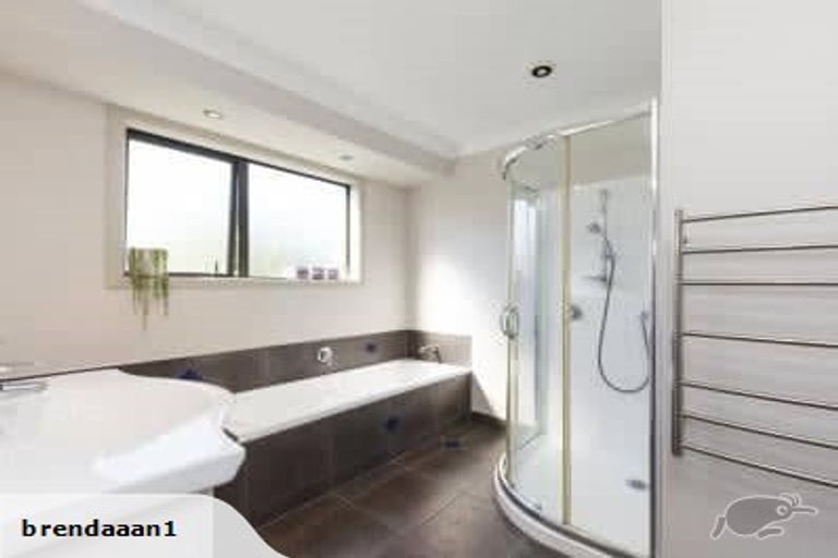 Photo of property in 24 Heatherlea Heights, Feilding, 4702