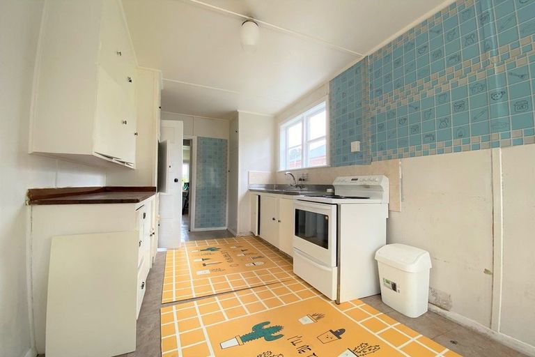 Photo of property in 47 Hutchinson Avenue, New Lynn, Auckland, 0600