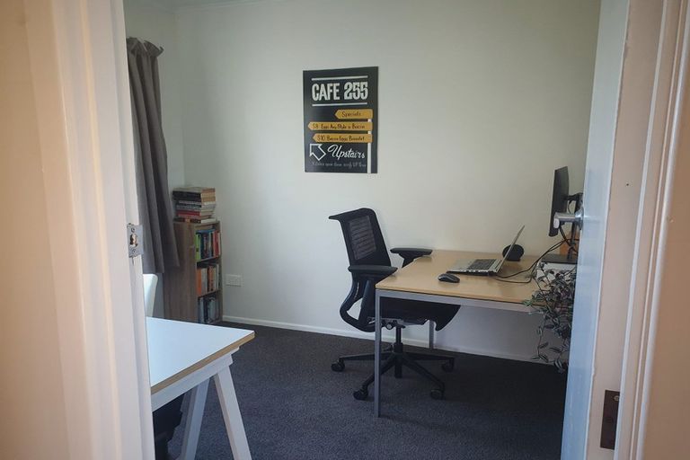 Photo of property in 12 Kambalda Street, Mangere Bridge, Auckland, 2022