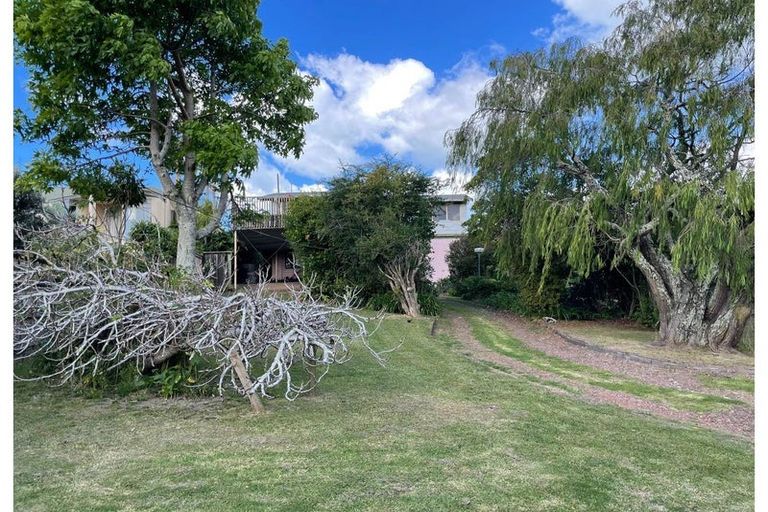 Photo of property in 893 Whangaparaoa Road, Manly, Whangaparaoa, 0930