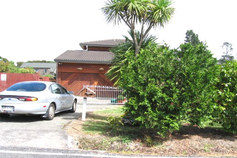 Photo of property in 28 Sherrybrooke Place, Sunnyvale, Auckland, 0612