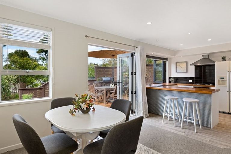 Photo of property in 5 Clensmore Place, Torbay, Auckland, 0630