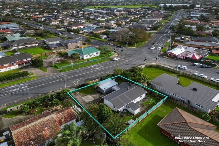 Photo of property in 117 Te Atatu Road, Te Atatu South, Auckland, 0610