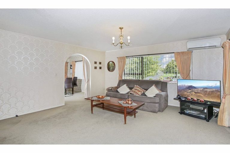 Photo of property in 9 Balmerino Avenue, Red Hill, Papakura, 2110