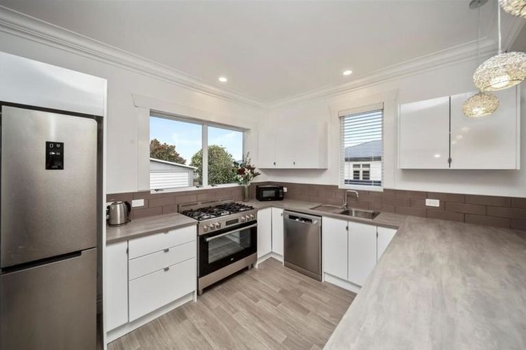 Photo of property in 18 Albion Street, Hawera, 4610