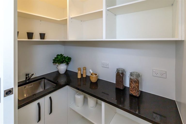 Photo of property in 1/450a Harewood Road, Harewood, Christchurch, 8051