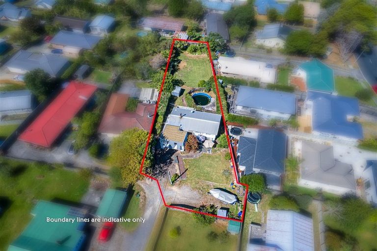 Photo of property in 114 Woodglen Road, Glen Eden, Auckland, 0602