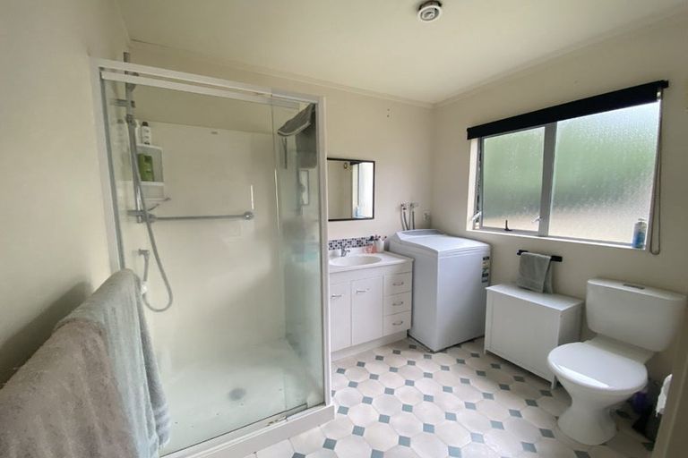 Photo of property in 43 Stapleford Crescent, Browns Bay, Auckland, 0630