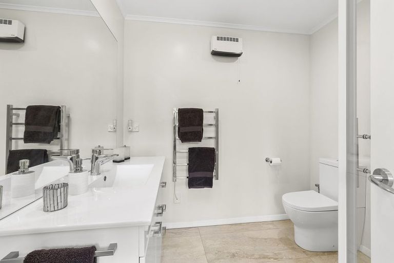 Photo of property in 11 Wilmshurst Place, Tawa, Wellington, 5028