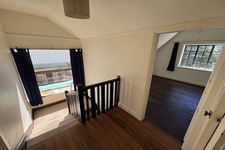 Photo of property in 4 Barton Terrace, Thorndon, Wellington, 6011