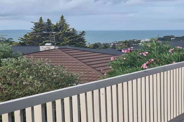 Photo of property in 96 Matipo Road, Mairangi Bay, Auckland, 0630