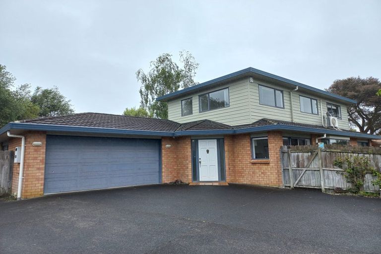 Photo of property in 1/12 Solana Court, Botany Downs, Auckland, 2010