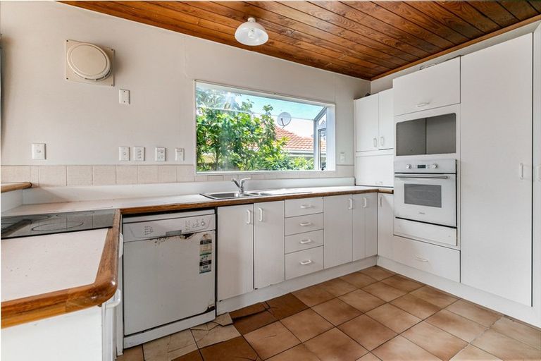 Photo of property in 55 Margan Avenue, New Lynn, Auckland, 0600