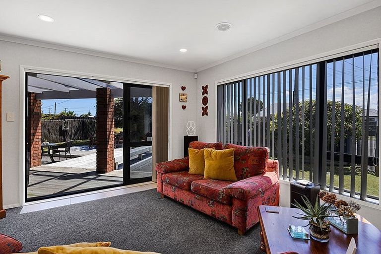 Photo of property in 36 Camberwell Road, Hawera, 4610